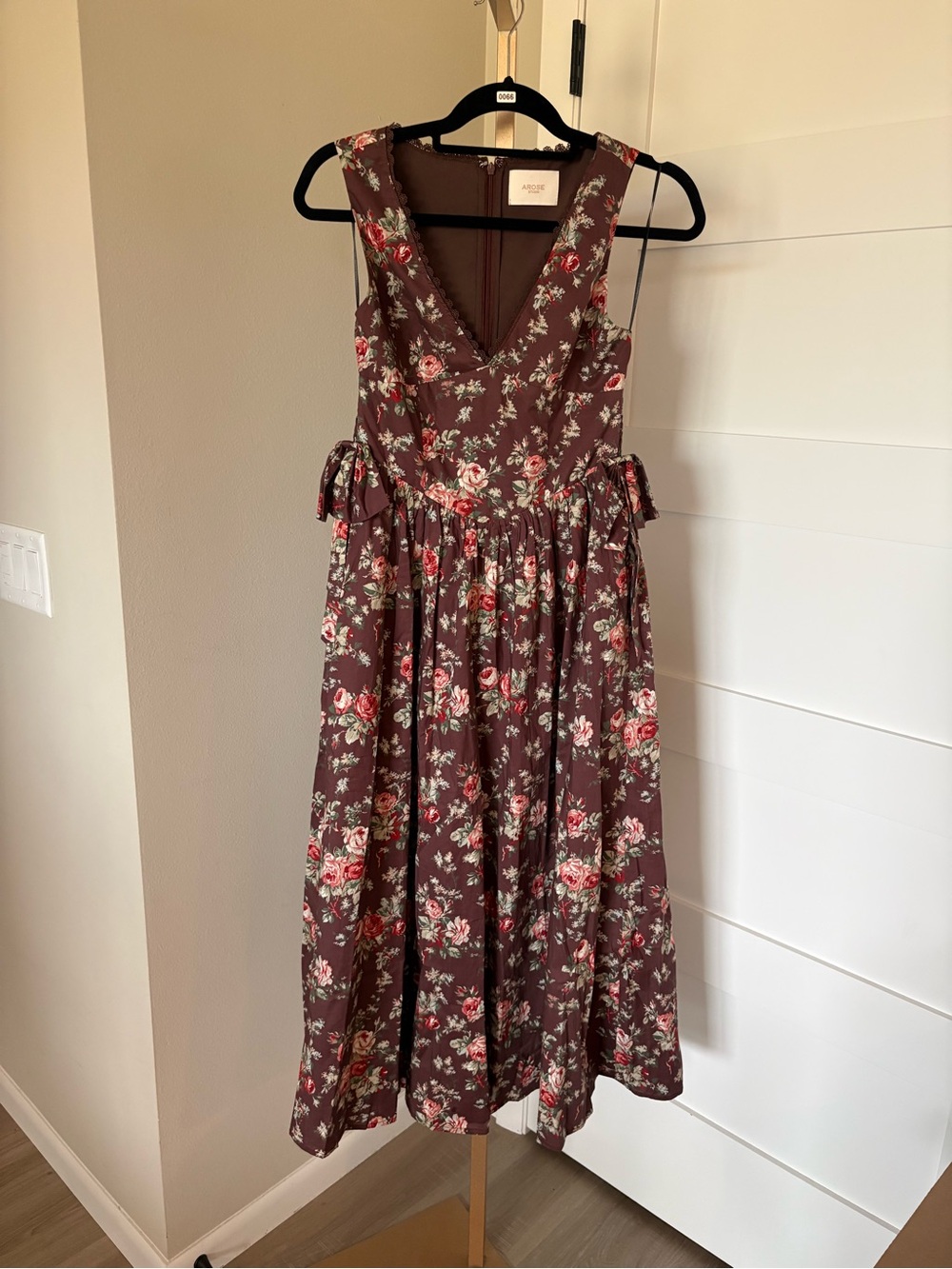 Arose Studio Floral Dress. Size S. Fits Like A Size 4. NWOT. Approx MSRP $200